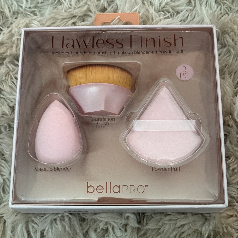 bellaPro Flawless Finish 3 Pc Face Makeup Brush, Blender And Powder Puff Kit